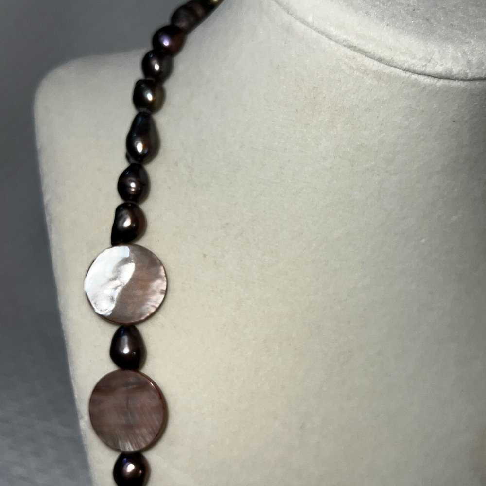 Handmade Vintage Mother of Pearls Necklace from the 1980s - Picture 4 of 5